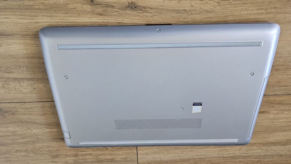 HP 250 G7 I3-7020U, 16 GB Ram, SSD.240