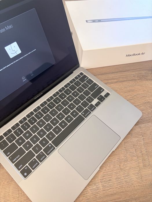 Macbook Air M1 8gb ram 256 gb dysk