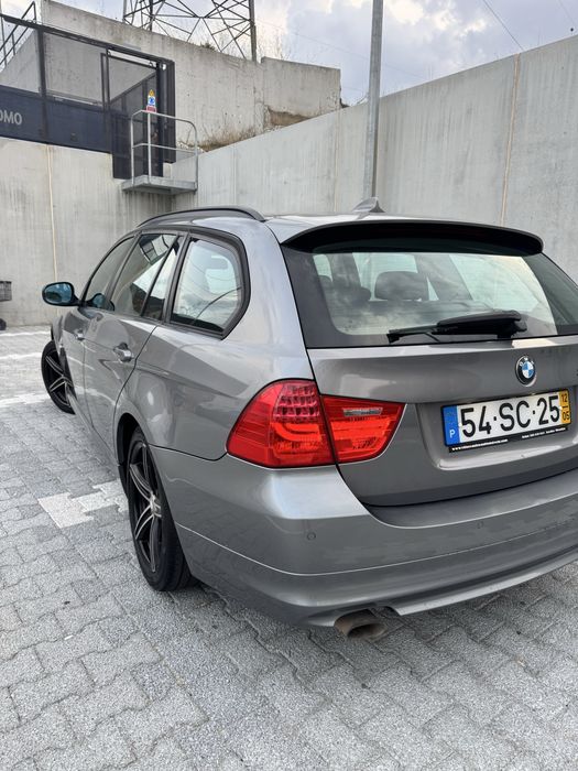 BMW 318d  ano 2012 foto 3