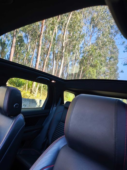 Land Rover Discovery sport P300e Rdynamic HSE