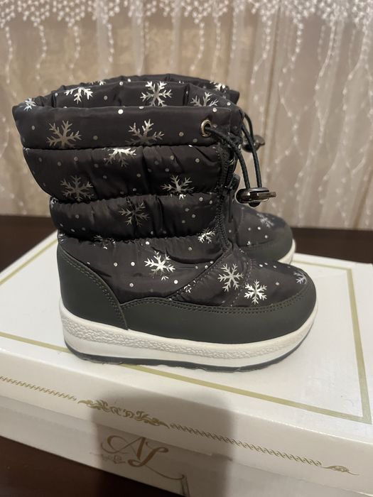 Зимові чобітки для дівчинки
