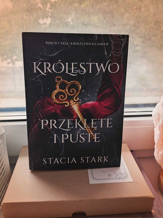 Książka - Królestwo Przeklęte i Puste - Stacia Stark