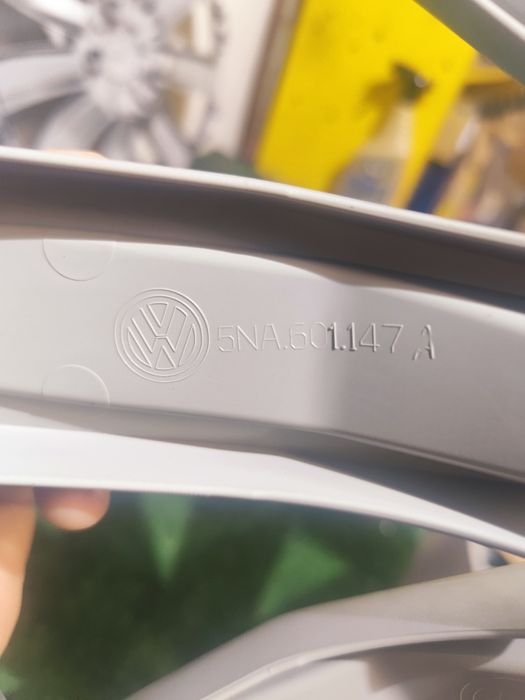 Kołpaki OE Tiguan II 17 " stan BDB