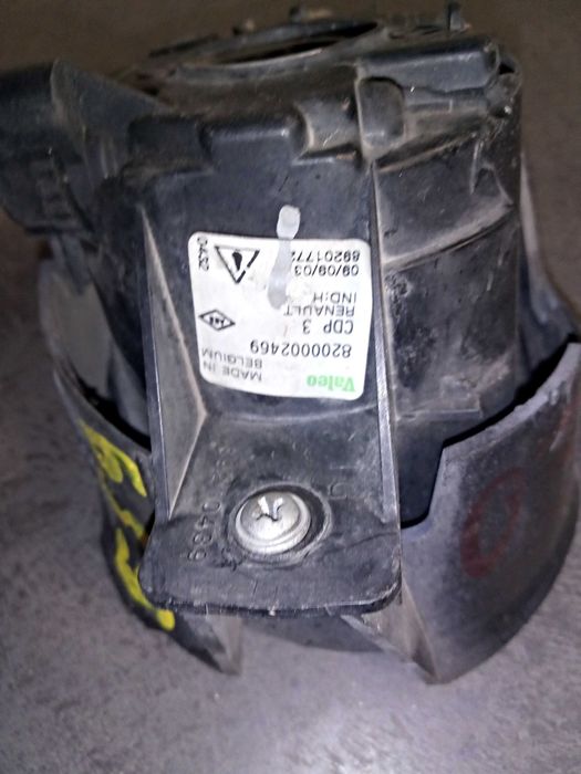 Farol novoeiro renault clio 2003