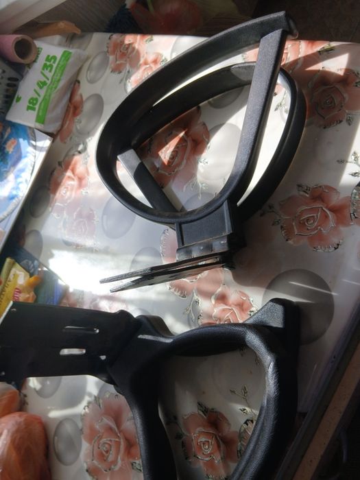 Продам запчасти к офисному стулу