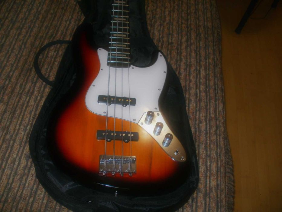 Продам бас гітару  JB  Fox Pro