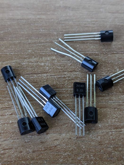 Транзистори A42, A92, 2N5401, 2N5551, S8050, S8550, 2N3906, 2N3904