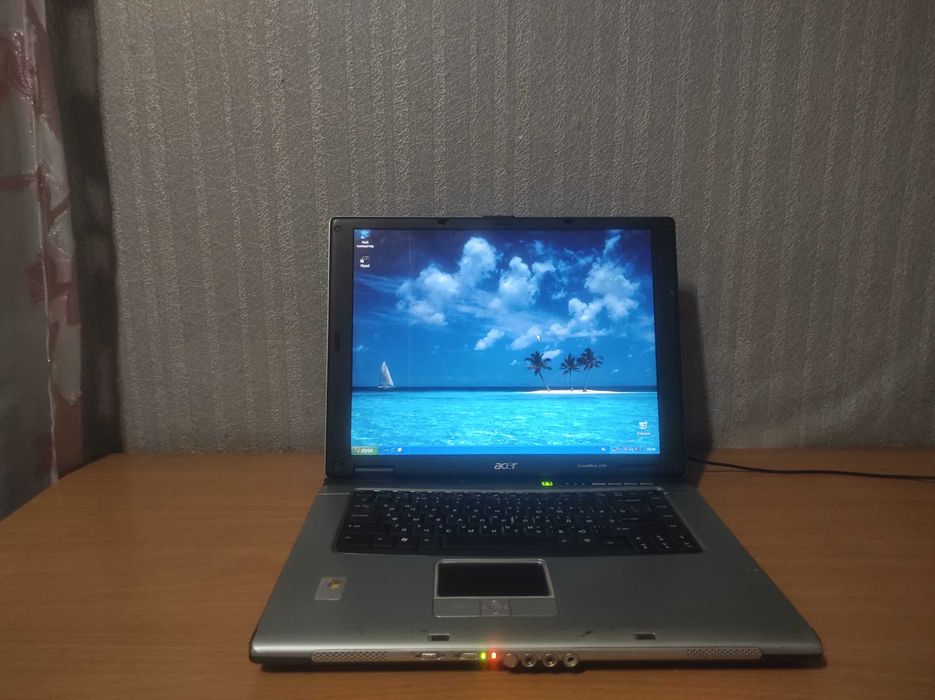 Ноутбук Acer travelmate 2490