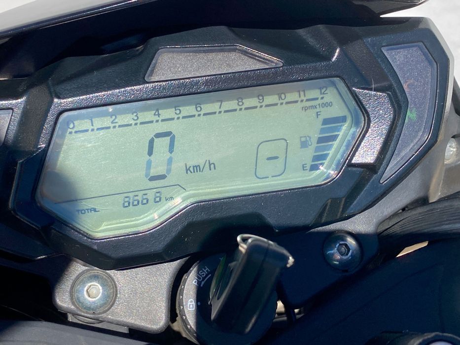 Benelli BN 125 – 2022 – 8.668 km – impecável