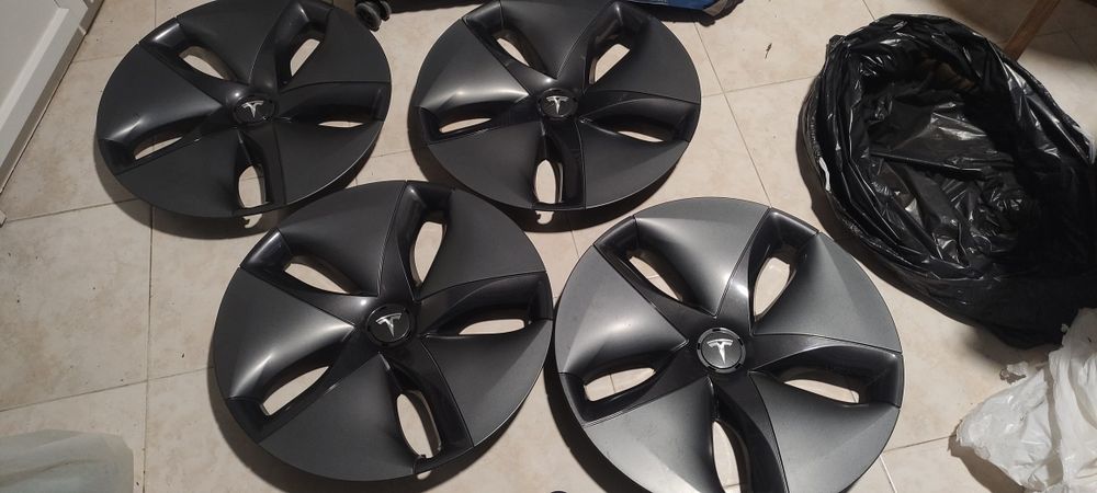 Tampões para  tesla model 3, aro 18.