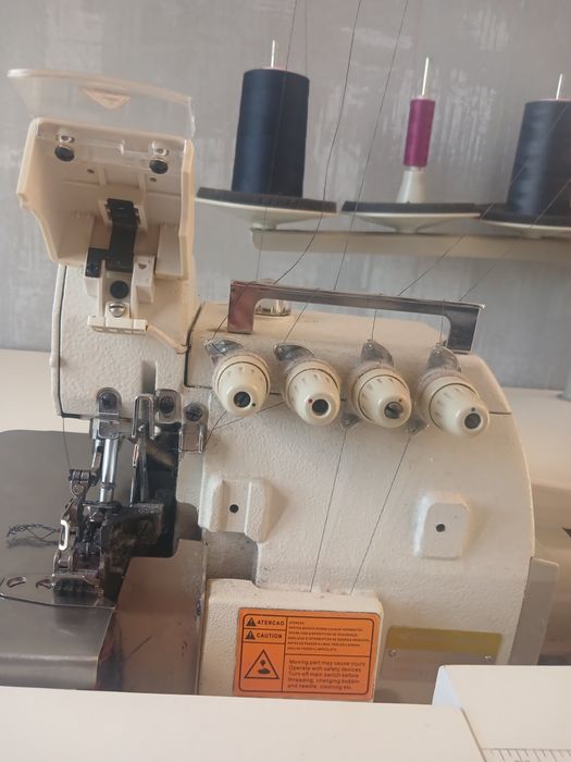 продам 5 нитковий оверлок