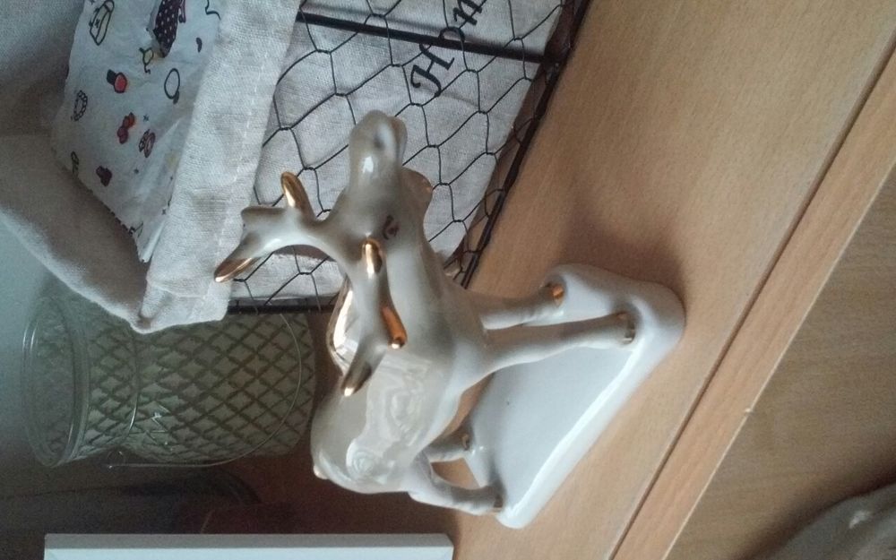 Figurka sygnowana. Łoś-Wołyń Połonne.