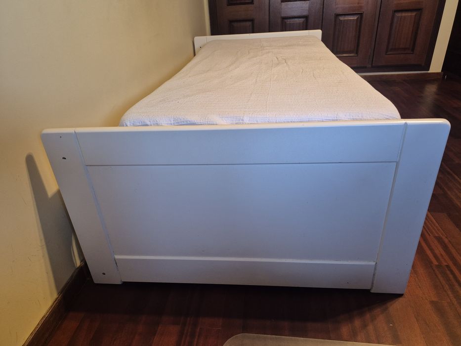 Cama de Solteiro/Casal Branca – Cama Auxiliar com Estrado