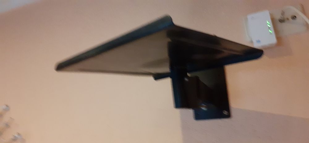 Dois suportes televisão