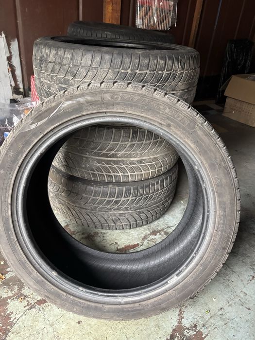 Резина 236/45/18 goodride зимова