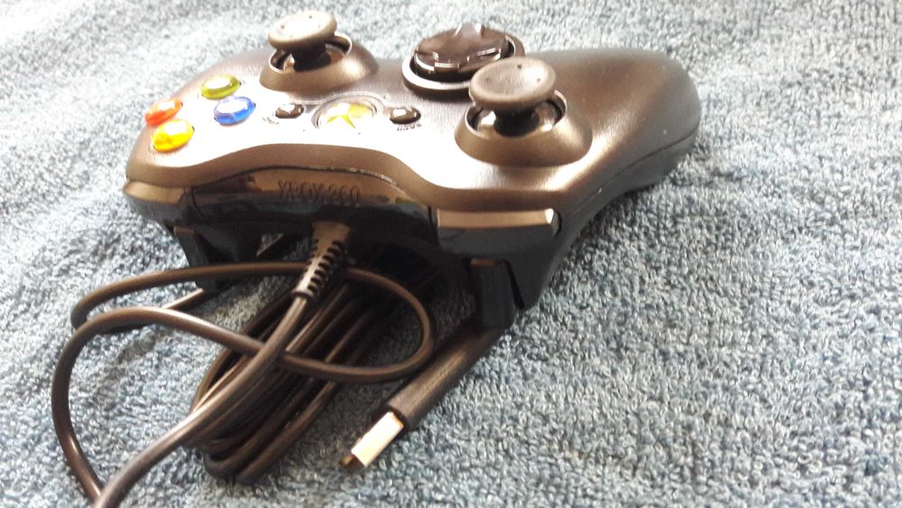 Геймпад на Xbox 360 черный