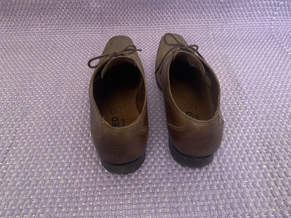 Sapatos de sola 42