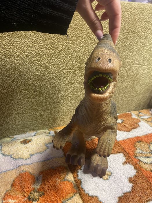 Игрушка динозавр