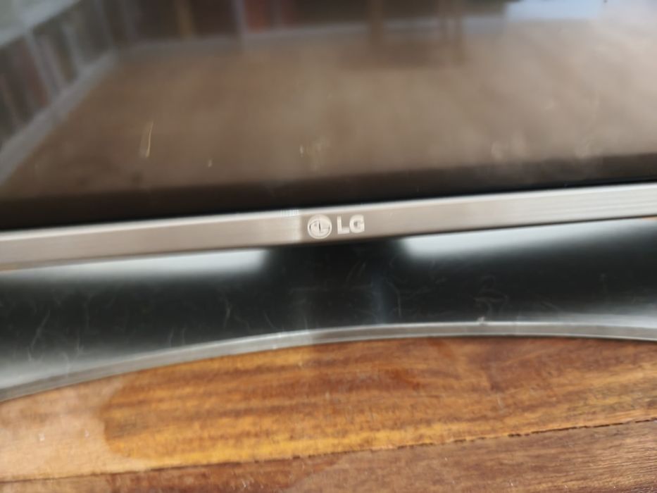 Smart TV LG 55" 4K (Modelo 55UH668V) - Excelente Estado