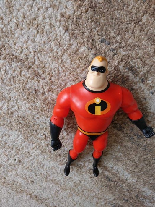 Disney Pixar Iniemamocni Robert Bob Parr Pan iniemamocny postać figurk