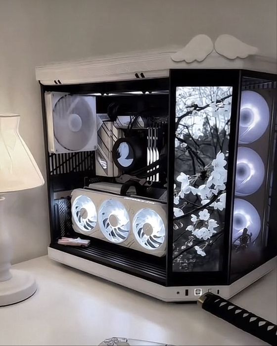 Komputer gamingowy -  Hyte Y70 Touch z ekranem dotykowym (negocjacja)