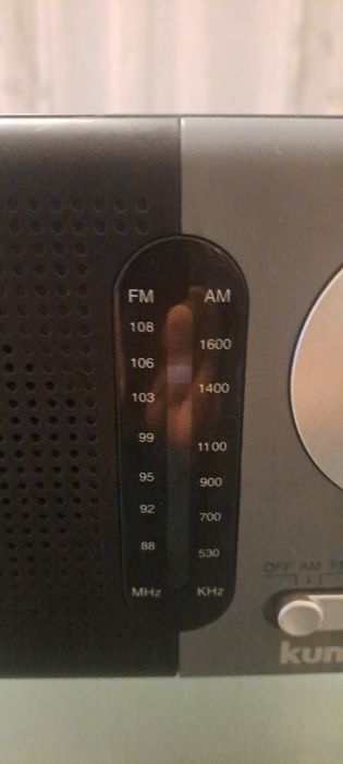 Rádio, leitor portátil de CD, mochila