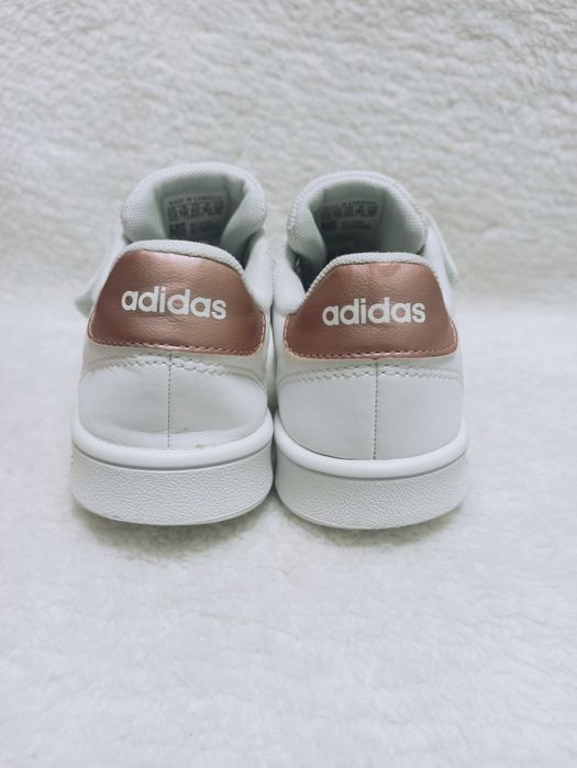 Оригінал ADIDAS 31.5 розмір, устілка 20.5 см кросівки для дівчинки