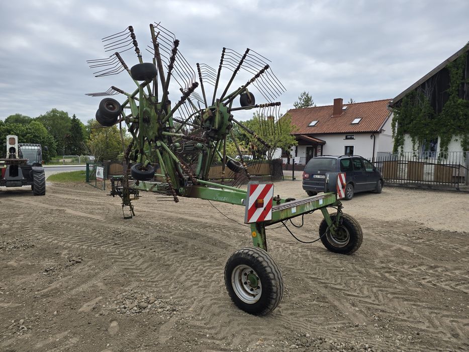 Zgrabiarka krone 1401