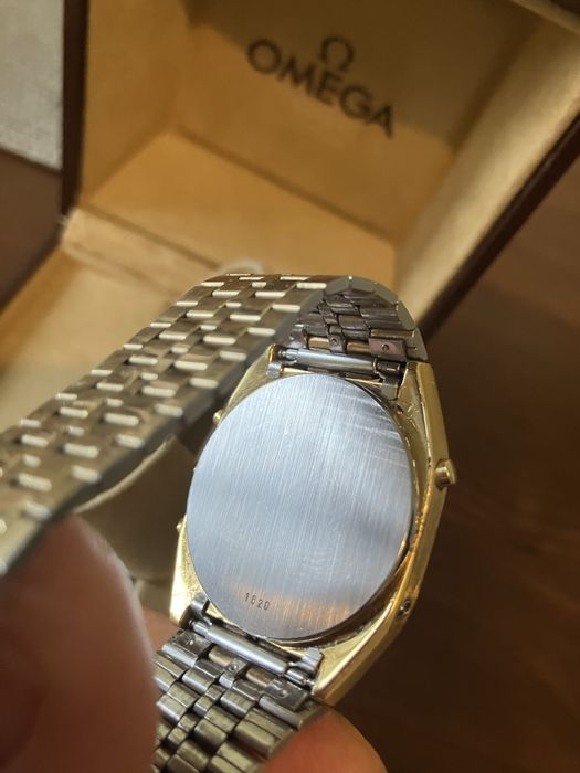 Omega Speedmaster lcd Quartz pudełko złoty
