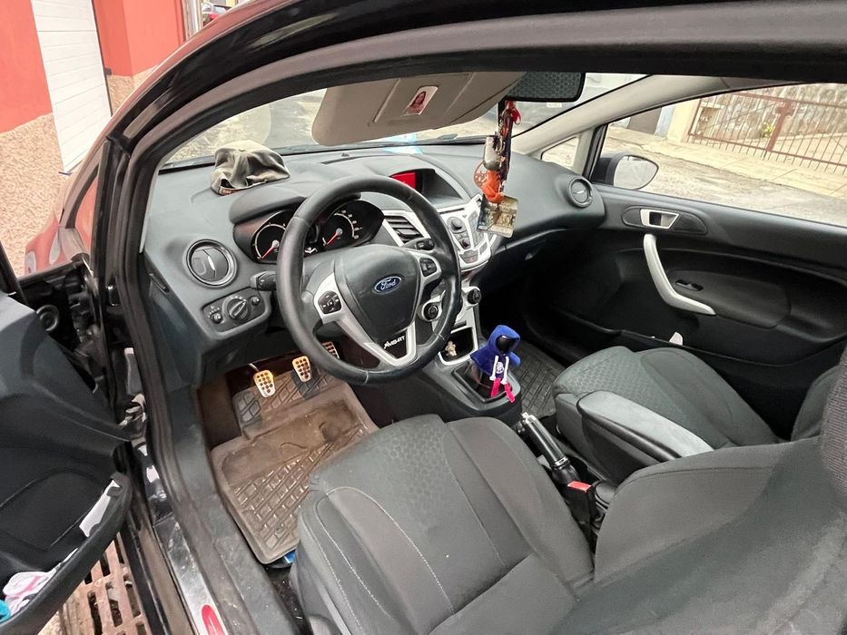 Ford fiesta 1.6tdci — photo 5