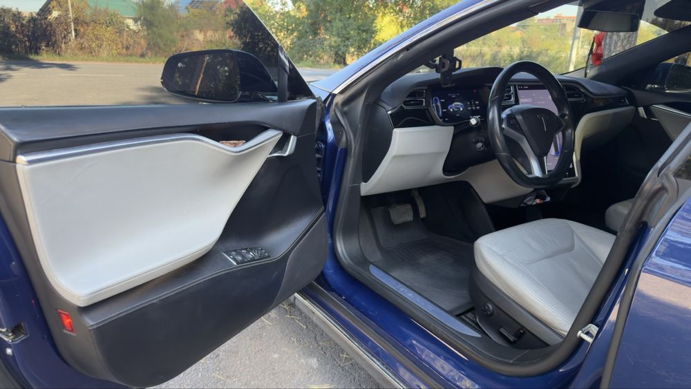 Tesla Model s 70D