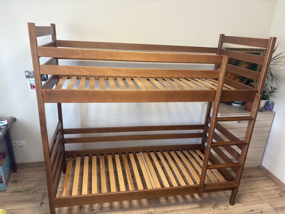 Ліжко двоярусне, деревʼяне