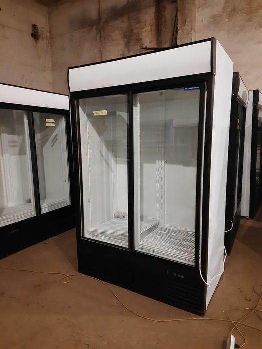 Холодильные шкафы б у (холодильна шафа вітрина )