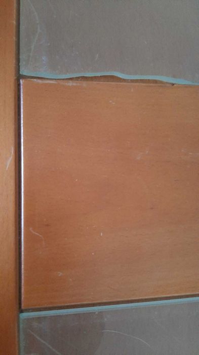 Mesa de refeição e cadeiras