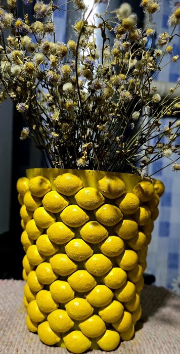Трендові вази з лимонами