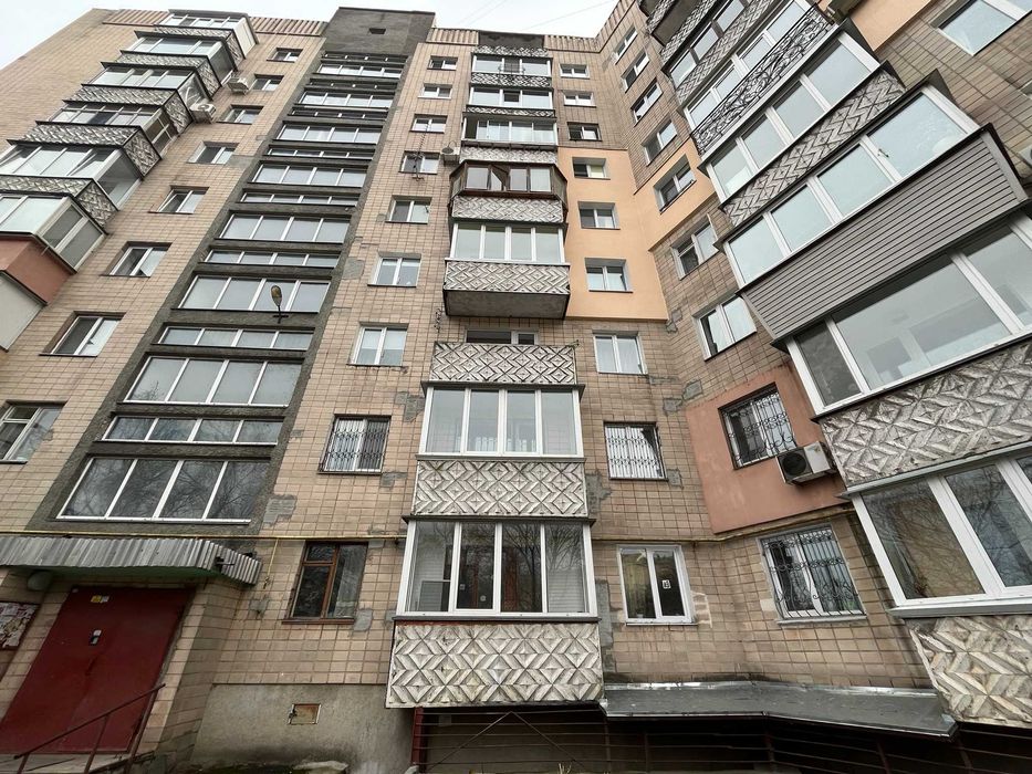 Пропонуємо до продажу 4-х кімнатну квартиру. За готівку, АТО та ін.