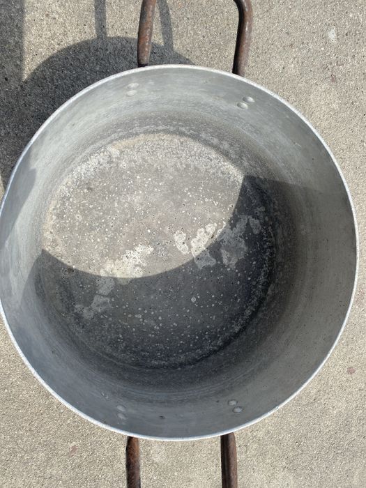 Garnek aluminiowy PRL srednica 24 wys 14,5 poj 6 litrow