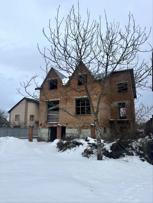 Незавершене будівництво с.Добрівляни (1км. до м. Стрий)