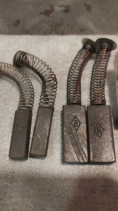 Щітки графітові.