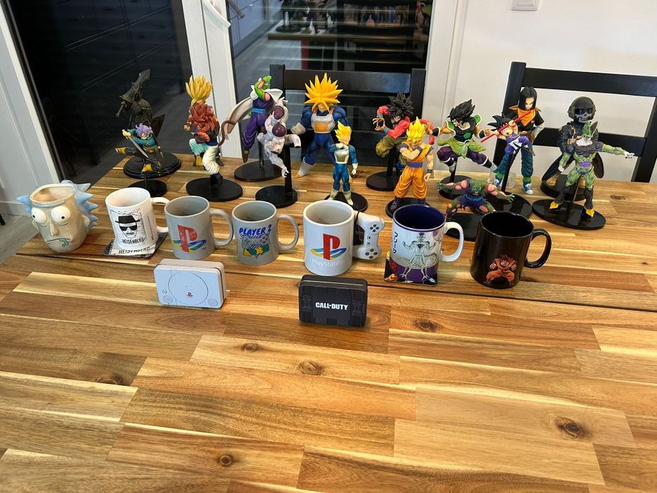 Pack de Figuras e Canecas