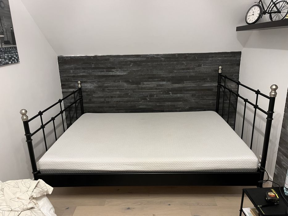 Łóżko sypialniane dwuosobowe 140cm na 200 cm wraz z materace