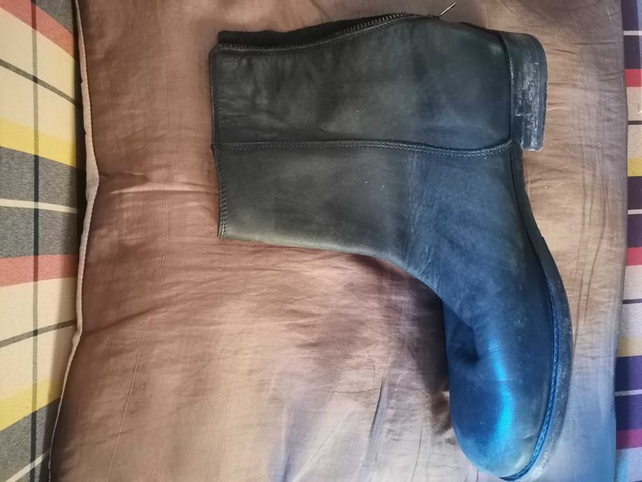 Botas Homem n° 43, marca H&M, cano pelo tornozelo, com fecho atrás