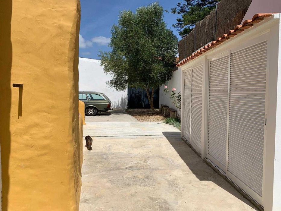 Moradia T0+1 Totalmente renovada a estrear com pátio e estacionamento