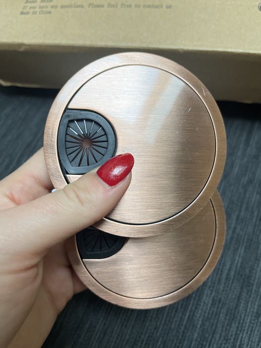 Przepust kablowy, pokrywa otworu biurkowego, gniazdo