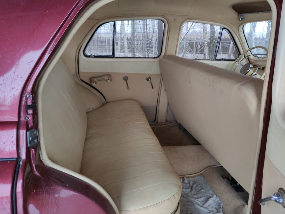 Ретро автомобіль