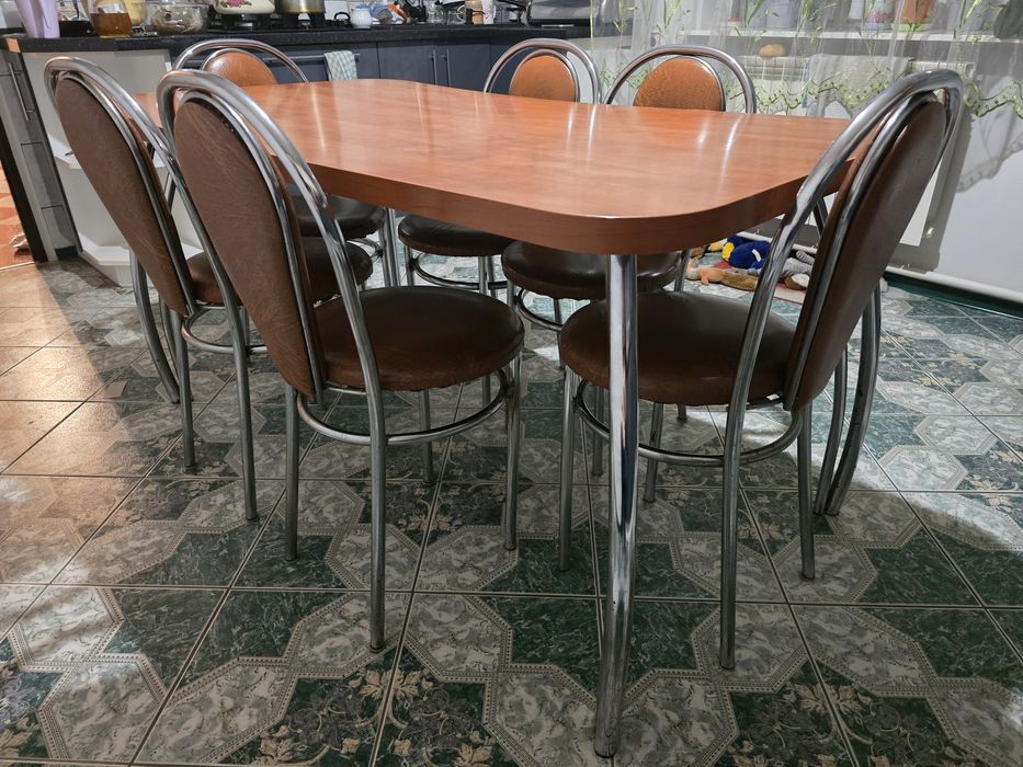 Stół kuchenny + 6 krzeseł