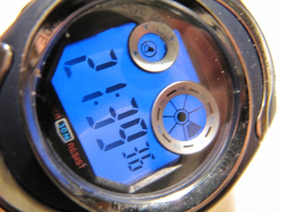 Часы электронные SLIMSTAR в ударопрочном корпусе, водозащита WR-30