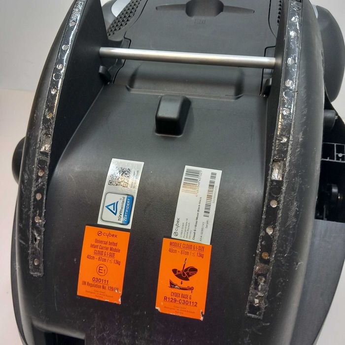 Fotelik samochodowy łupina CYBEX Cloud G Moon Black + G mocno używane