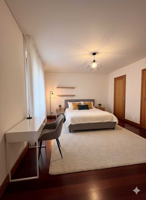 Apartamento T3 – 3 Suites, 3 Lugares de garagem - a 50 metros do Mar