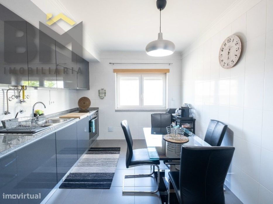 Apartamento T1 convertido em T2 com Tecnologia e Centralidade
